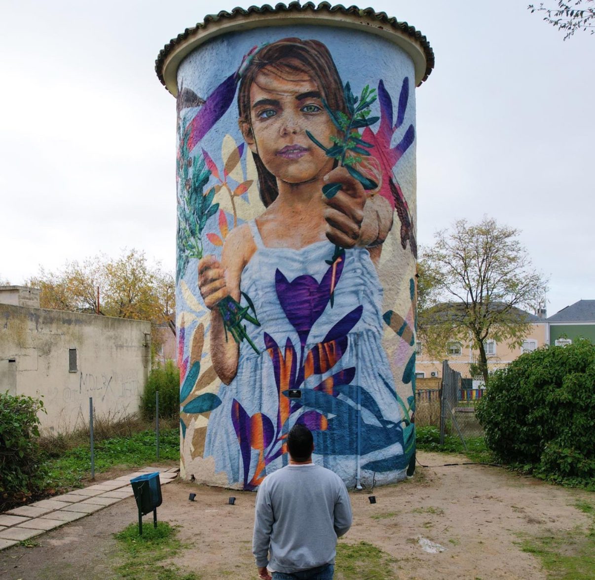 La Ofrenda mural, water tower, Ugena, Spain