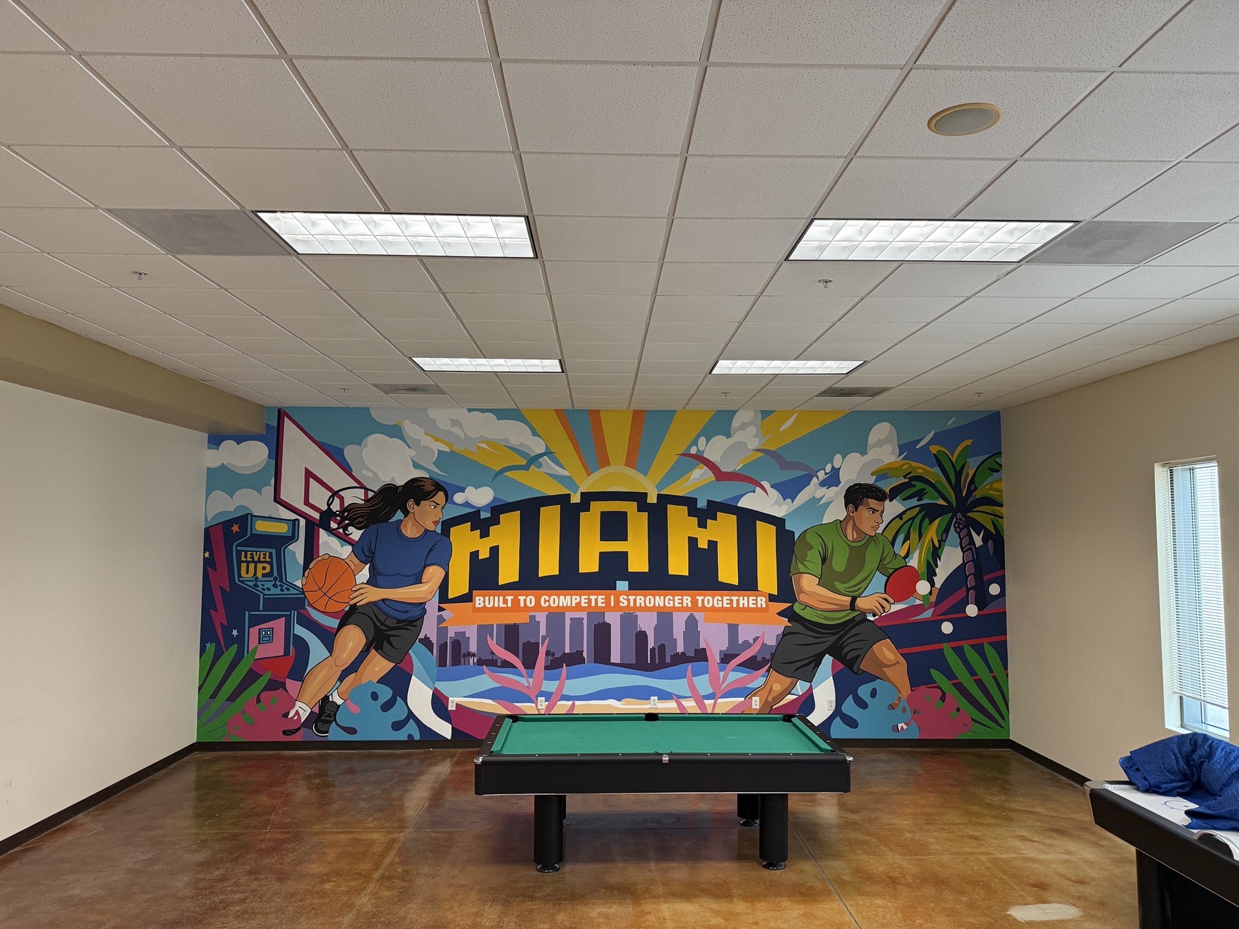Off-Duty mural, wider angle