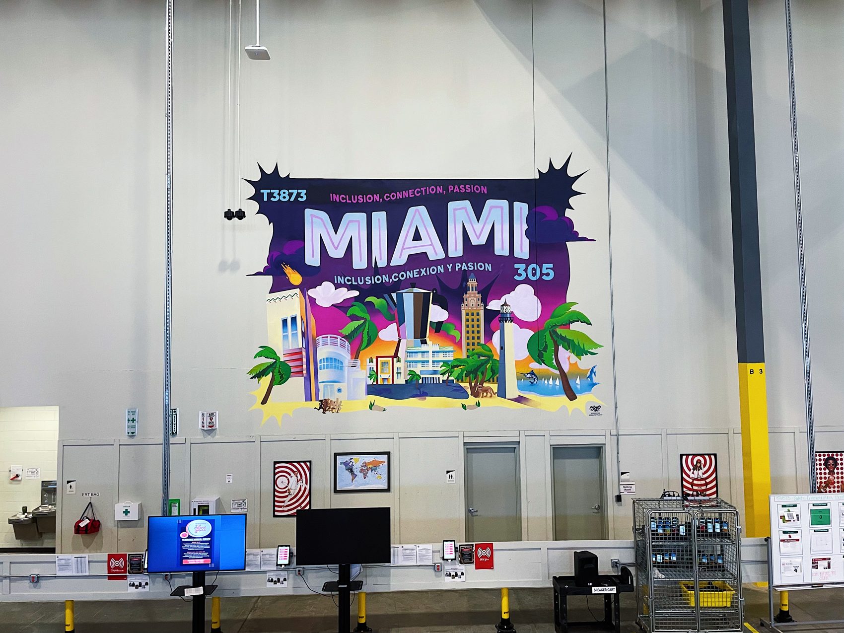 Clean, detailed mural artwork for Target by Miami mural artist DREPS
